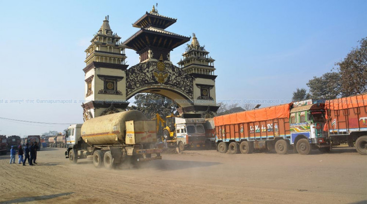 वीरगन्ज नाकाबाट सवारी साधनको आयात बढ्यो