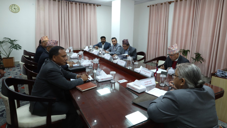 नगद कारोबारको सीमा घट्यो