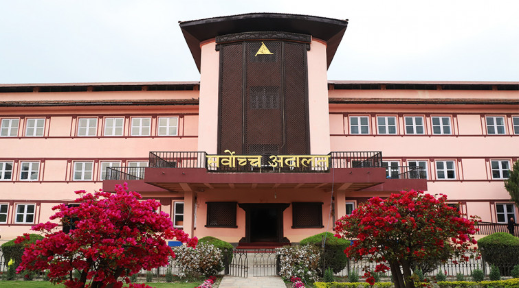 गभर्नर नियुक्तिमा ६५ वर्षे उमेरहद नहटाउन सर्वोच्चको अन्तरिम आदेश