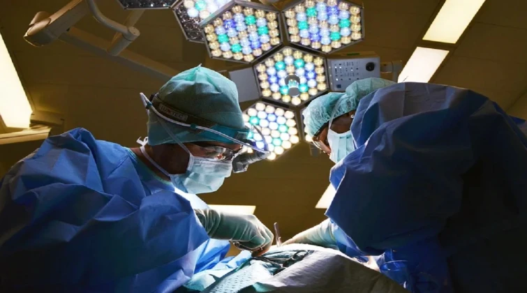 दाँत सफा गर्ने क्रममा ब्रस नै निलेपछि....