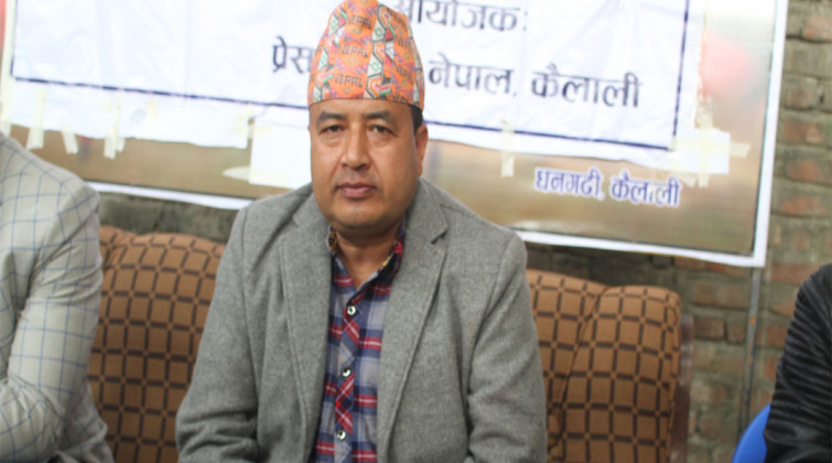 महेश बस्नेतले भने, ‘प्रचण्ड र नेपाल चारमुखे’