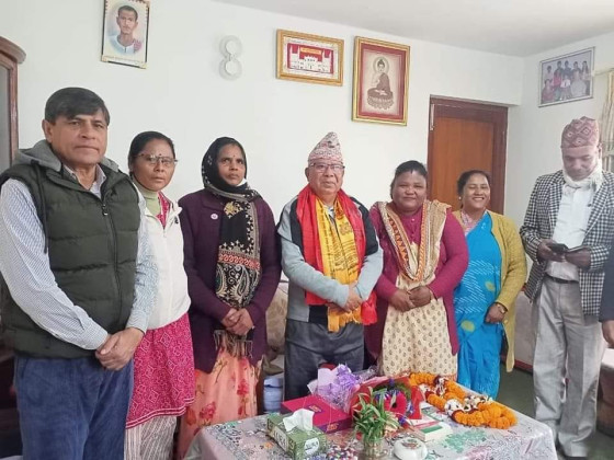 एमाले छाडेका घनश्याम भुसाल माधव नेपाल भेट्न पुगे कोटेश्वर