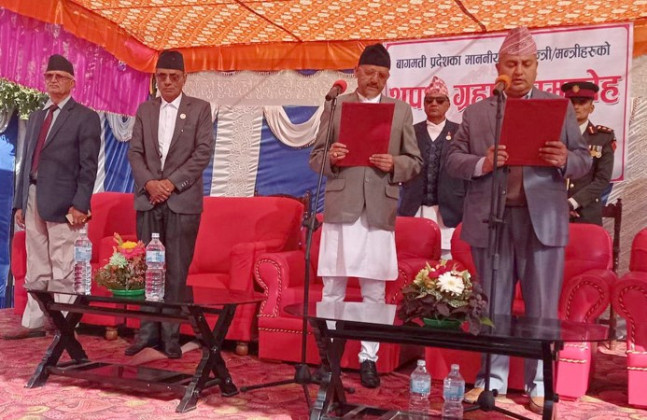 बागमती प्रदेशका मुख्यमन्त्री जम्कट्टेलले लिए शपथ, को–को बने मन्त्री ?