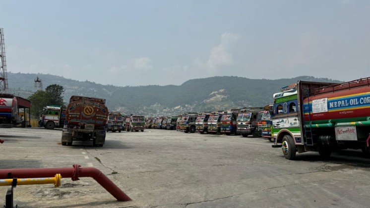 पेट्रोलियम ढुवानी गर्ने ट्यांकर चालक आन्दोलित,  यस्तो छ कारण