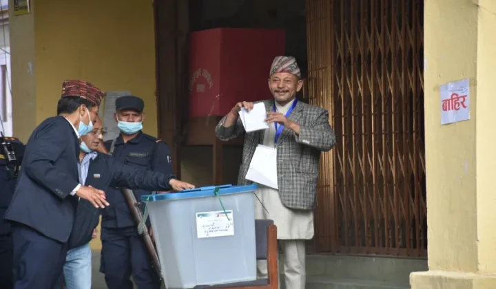 केशव स्थापितले गरे मतदान