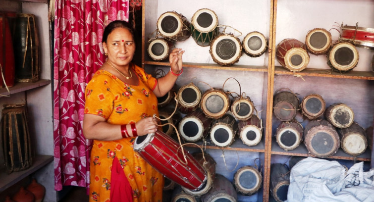 गाउँगाउँमा ‘साउन्ड सिस्टम’, संकटमा मादल व्यवसाय