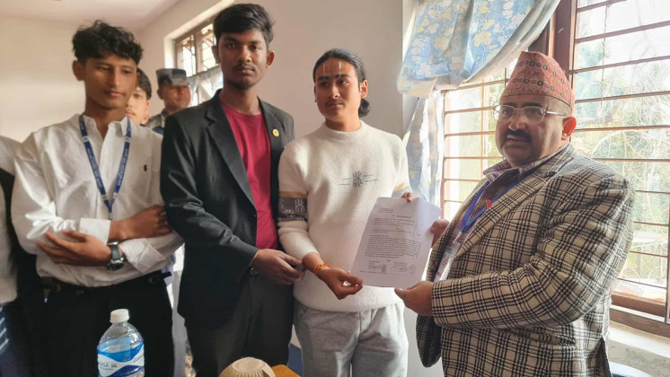 हर्क साम्पाङविरुद्ध उजुरी, आयोगले सोध्यो स्पष्टीकरण