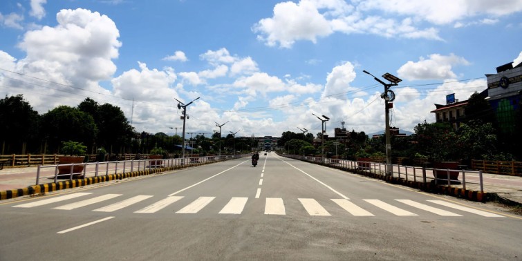 सधैँ व्यस्त देखिने उपत्यकाका सडक सुनसान