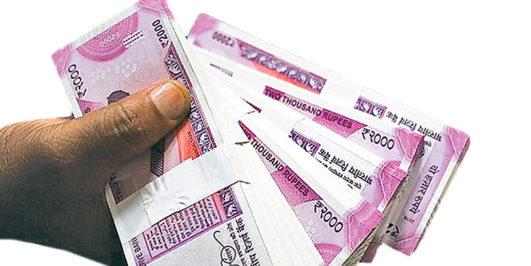 गहुँ राख्ने भकारीभित्र भारतीय ८ लाख रुपैयाँ फेलापरेपछि...