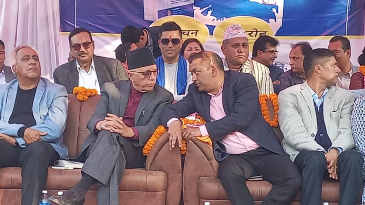 गगन थापाको प्रश्न- देश बदल्न लागौँ भन्दा बाबुहरूको उमेर कति हो भनेर सोध्ने ?