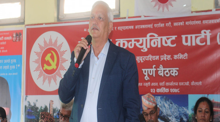 रावललाई सामाजिक सञ्जालमा नौट्ङकी नदेखाउन भट्टको चेतावनी