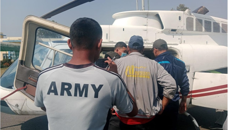 आगलागीका घाइतेलाई हेलिकोप्टरमार्फत काठमाडौं ल्याइयो