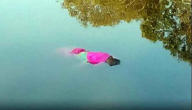 पानीको तलाउमा भेटियो महिला र ४ बच्चाको शव, श्रीमान र ससुराले मारेको माईतीको आरोप