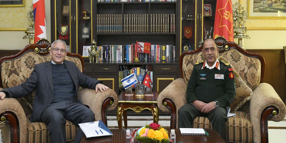 प्रधान सेनापति शर्मा र ईजरायली राजदूतबीच भेट