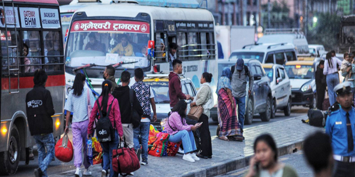 दसैँ मनाउन १७ लाखले छाडे काठमाडौँ उपत्यका