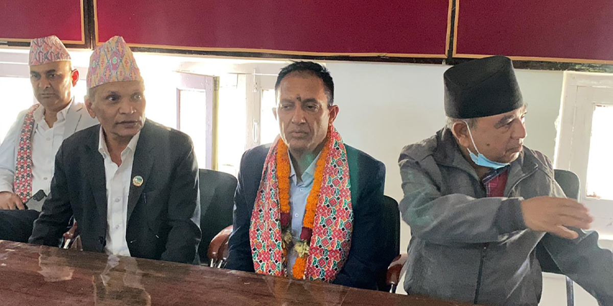 तनहुँ–१ मा गोविन्द भट्टराईले गरे मनोनयन दर्ता