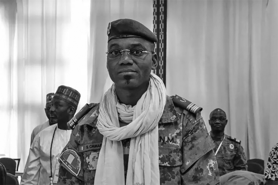 आत्मघाती ट्रक विष्फोटमा रक्षामन्त्रीको मृत्यु 