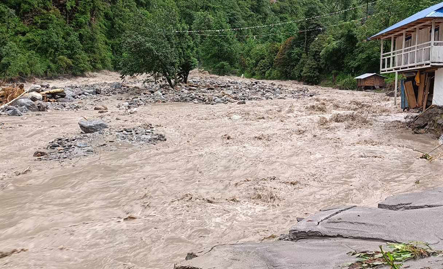 दोलखामा बाढीले बगायो ६४ वर्षीया जाङ्मु शेर्पालाई
