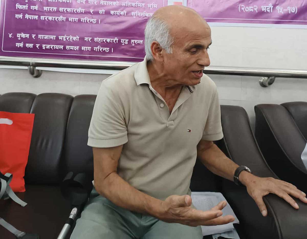 डा गोविन्द केसीले तोडे अनशन