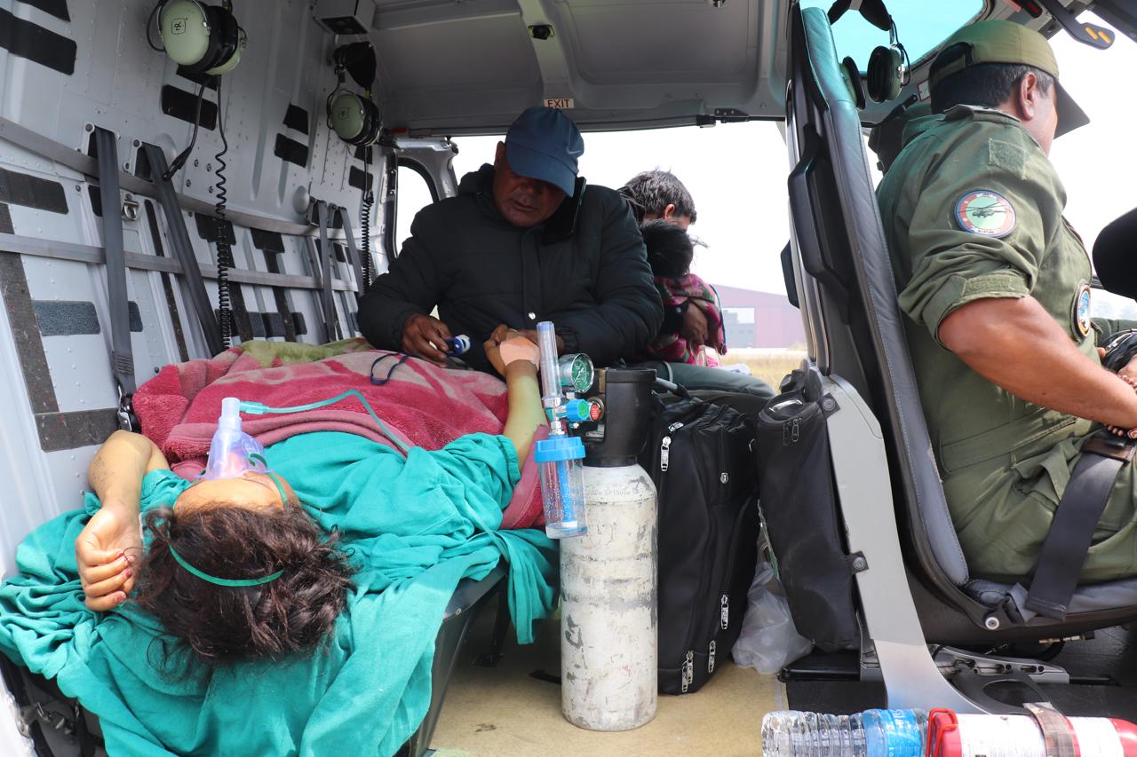 सुत्केरी महिलाको हेलिकप्टर मार्फत उद्दार