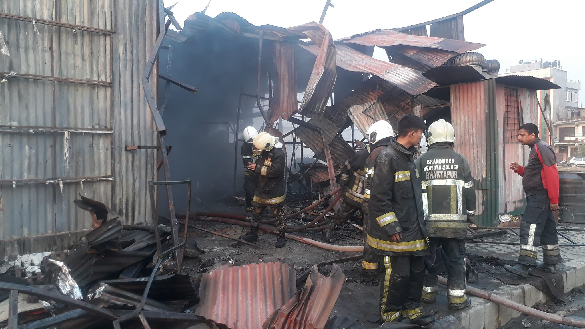 गोदाममा भीषण आगलागी