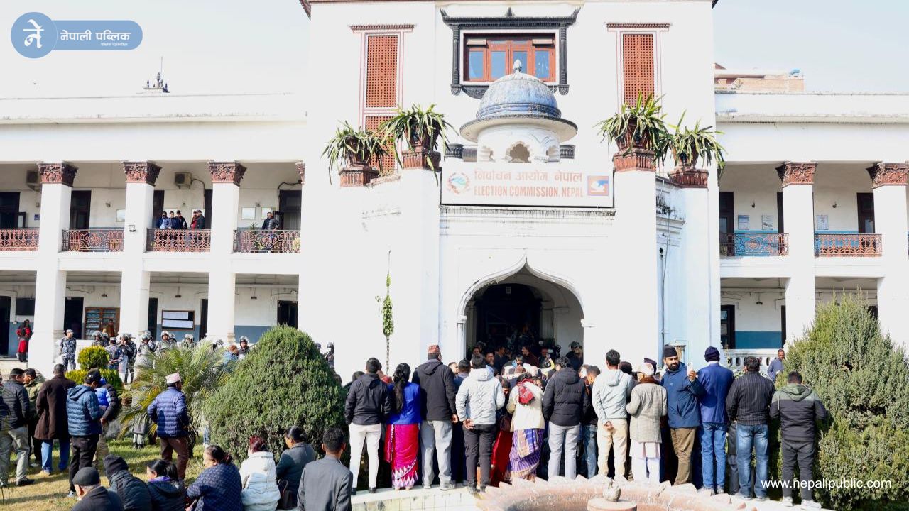 एकाबिहानै किन पुगे देउवा पक्षका नेताहरु निर्वाचन आयोग ?