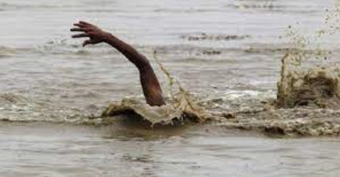 पोखरामा खोलाले बगाएर एक पुरुषको मृत्यु