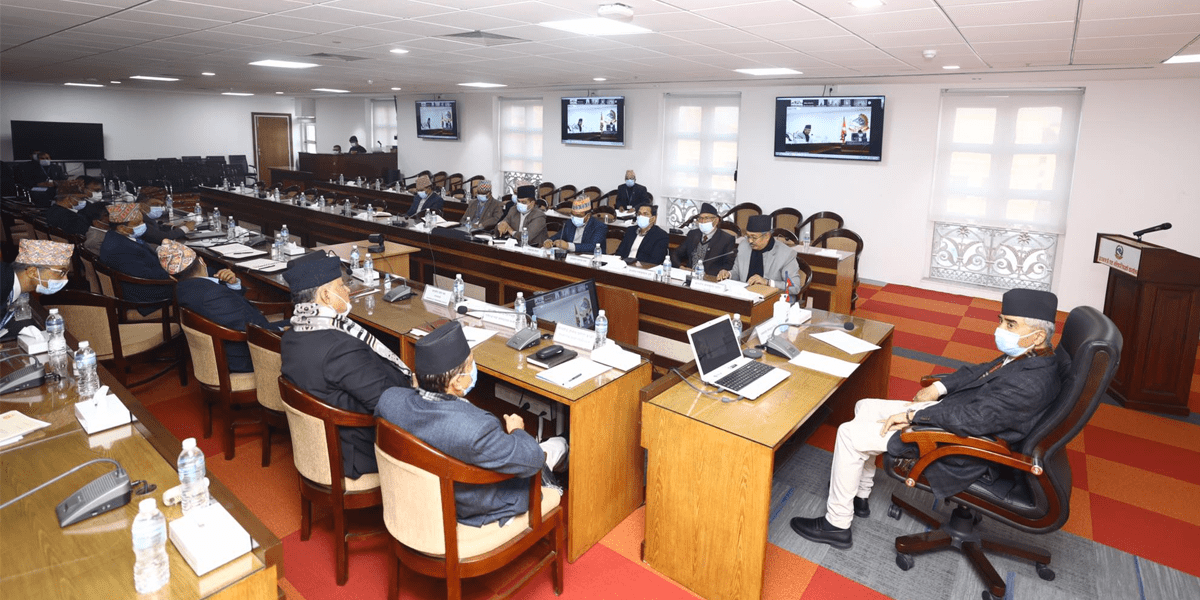 दुई दिन सार्वजनिक बिदा दिनेगरी गरेको निर्णय सच्चाउनुपर्ने माग