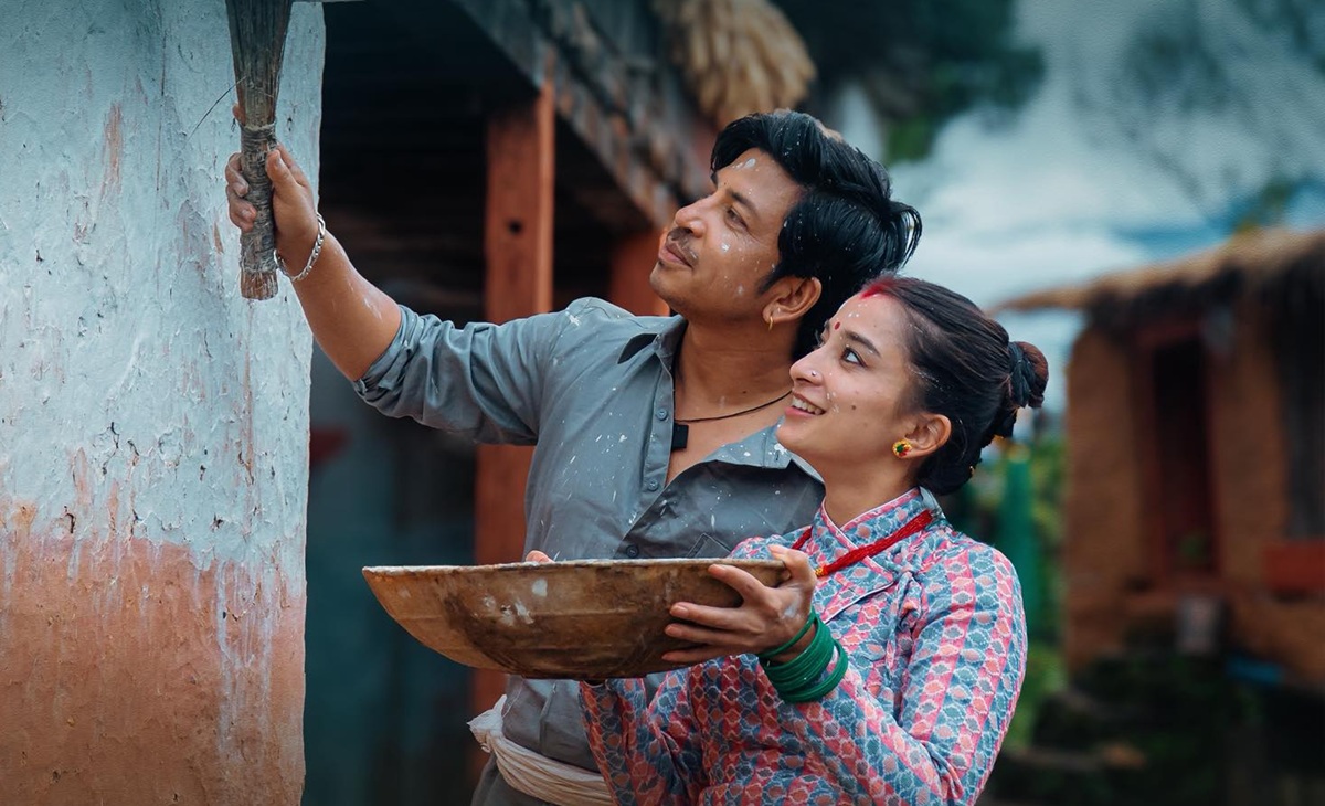 ‘परालको आगो’ को व्यापार २ करोड माथि, दर्शक भेट्न निर्माण टिम हलहरुमा