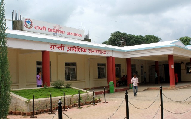 दाङमा डायलायसिस मेसिन आयो, जडान भएन