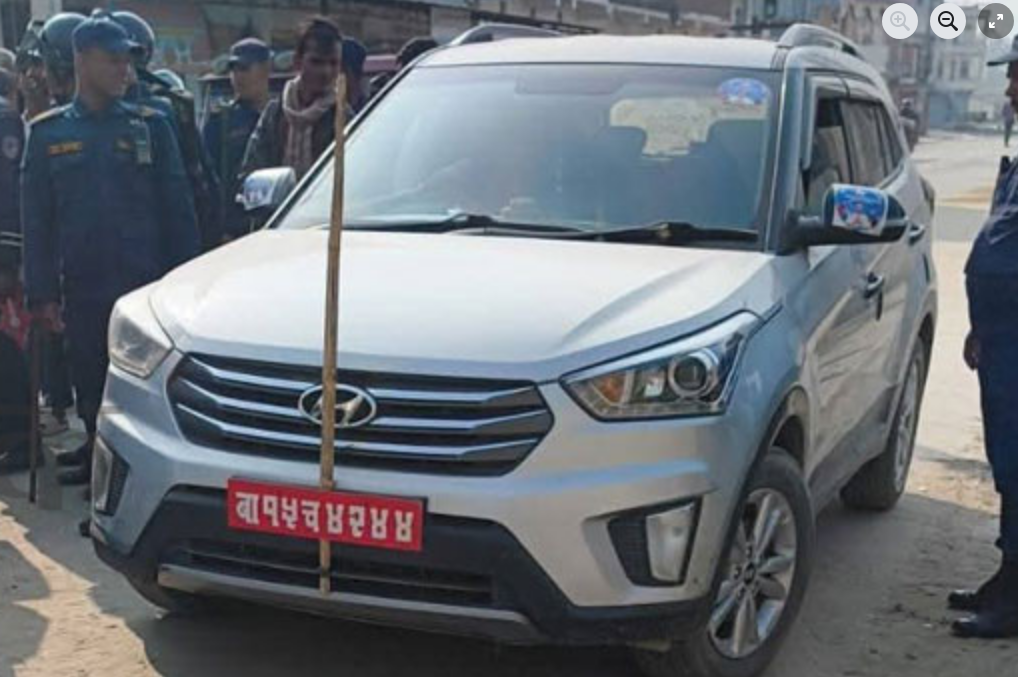 रास्वपाको स्टिकर टाँसिएको गाडीको ठक्करबाट बालिकाको मृत्यु 