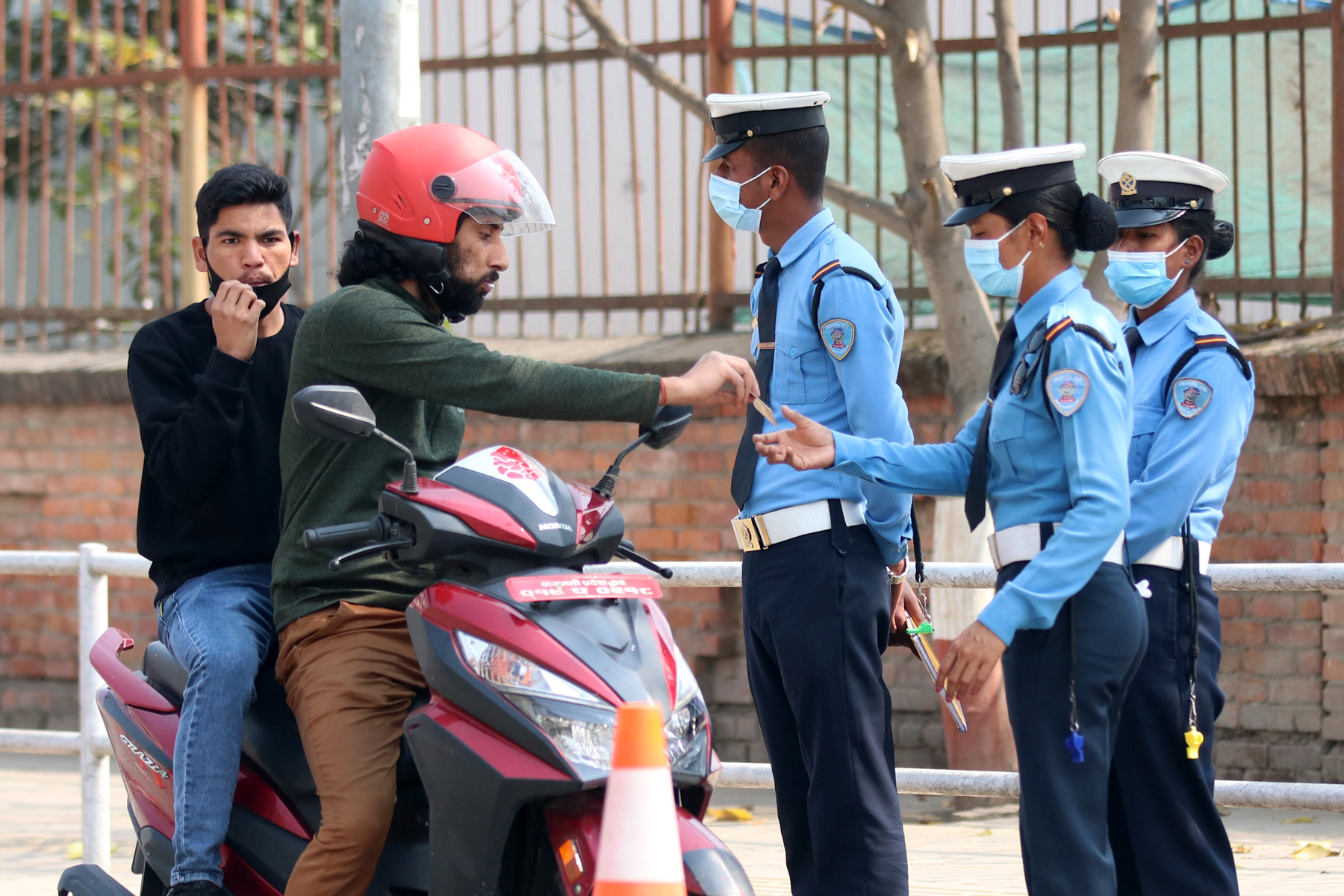 उपत्यकामा ट्राफिक नियम उल्लंघन गर्ने ११ सय ७३ चालक कारबाहीमा