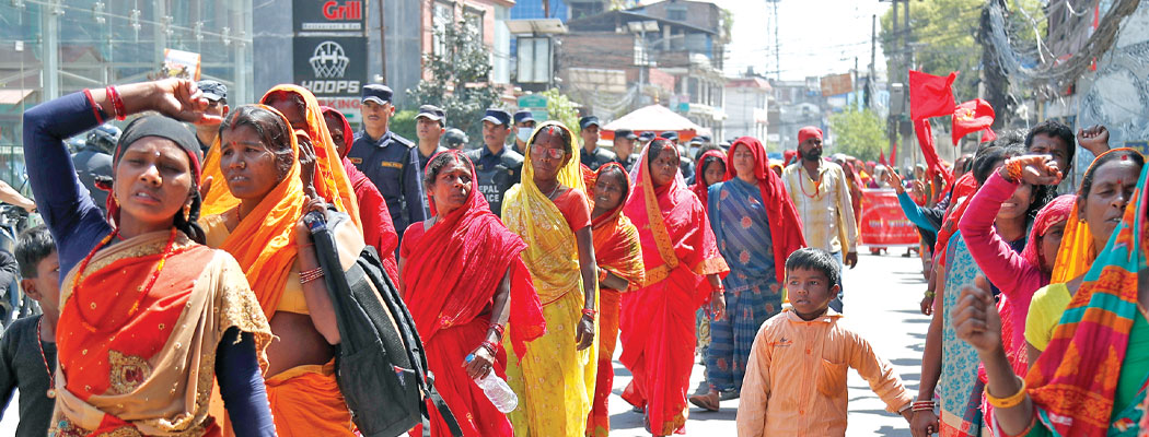 सरकारसंगको पाँच बुँदे सहमतिपछि घर फर्किए मिटरब्याजपीडित