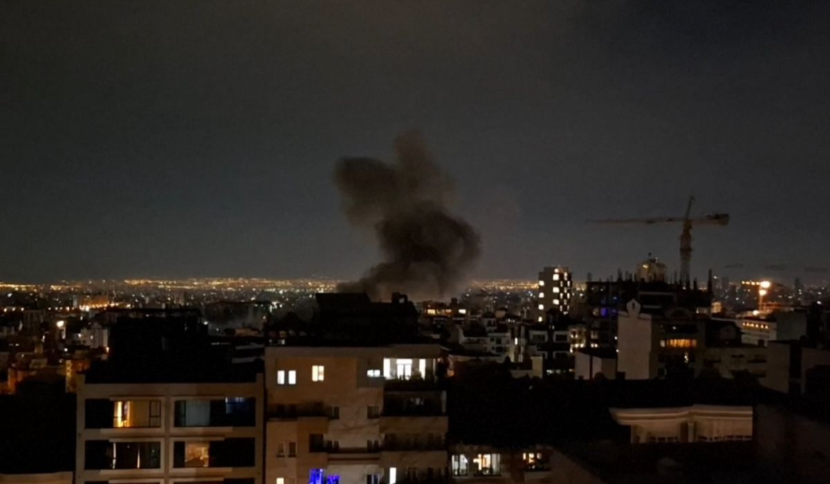 तेहरानमा दुई चरणको हवाई हमला, केही भागमा ब्ल्याकआउट