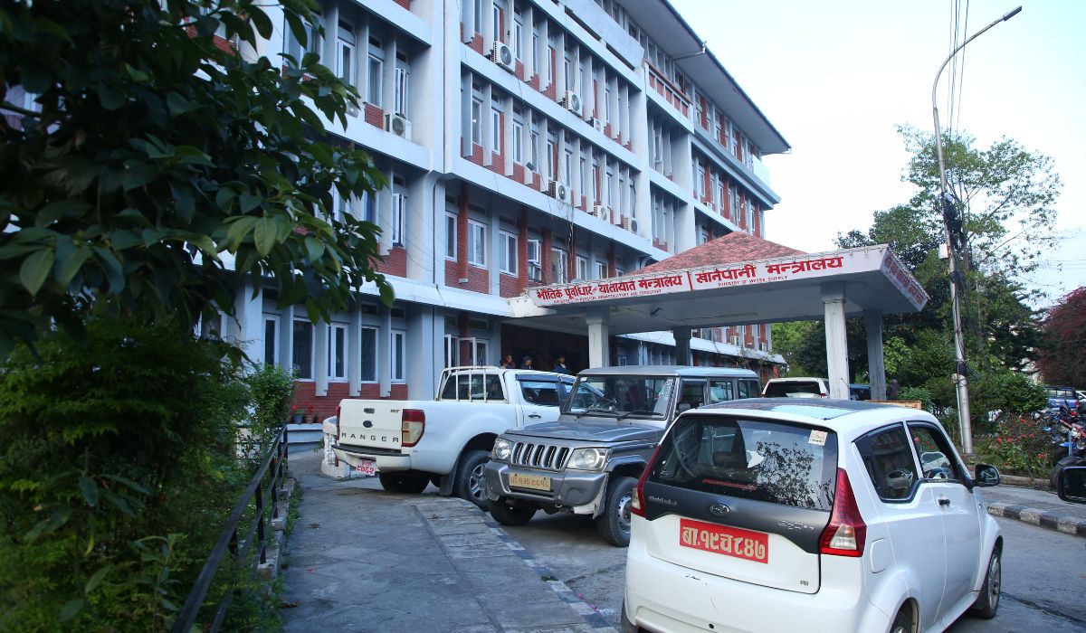निर्माण आयोजनामा गति बढाउन मन्त्रालयको कडा निर्देशन