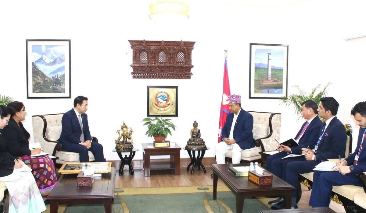 मन्त्री खनाल र म्यानमारका राजदूत थान्ट सिनबीच भेटवार्ता सम्पन्न