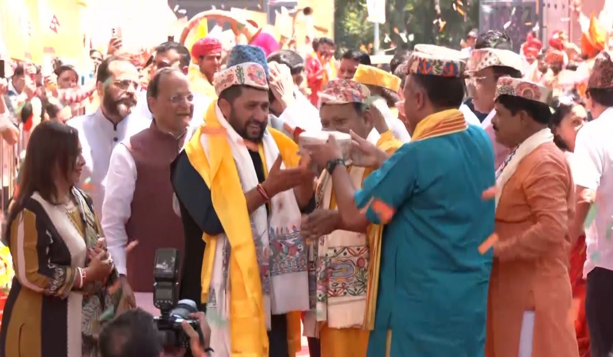 रवि लामिछानेलाई भाजपाले मुख्यालयमा भव्य स्वागत, पुष्पवर्षासहित सम्मान