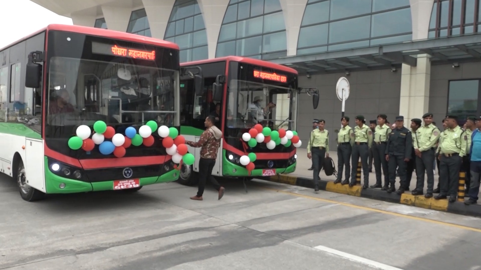 पोखरा विमानस्थलदेखि अमरसिंह चोकसम्म अब निःशुल्क इलेक्ट्रिक बस चल्ने