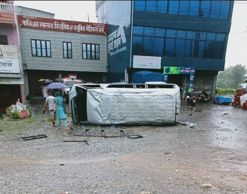 माइक्रोबस दुर्घटना हुँदा १६ जना घाइते 