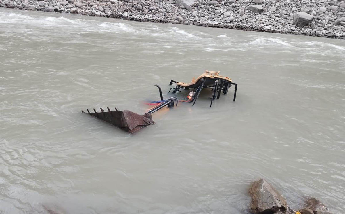 कालीकोटमा जेसीबी दुर्घटना हुँदा तीन जनाको मृत्यु