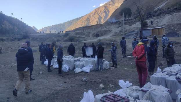 हेलिकप्टर नआउँदा हुम्लामा गणनास्थलमा अझै पुगेनन् मतपेटिका