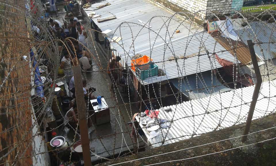 बाँके कारागारमा तीन गुणा बढी कैदीबन्दी