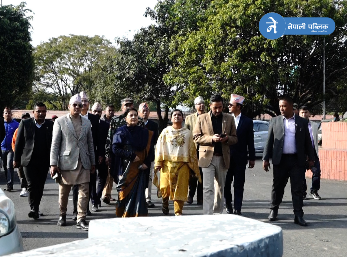 सिंहदरबार अवलोकनमा पूर्वराष्ट्रपति भण्डारी, छिट्टै पुनर्निर्माणको सुझाव