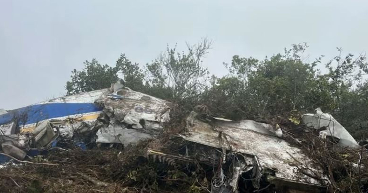 विमान दुर्घटना हुँदा १५ जनाको मृत्यु