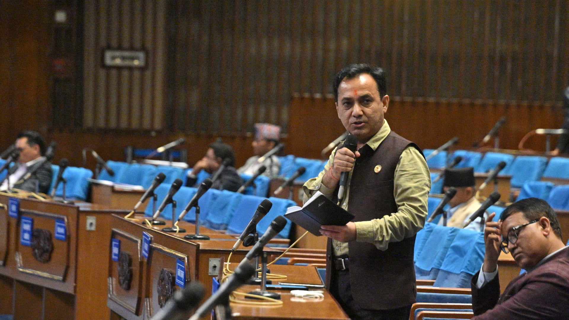 विश्वप्रकाश शर्माले संसदमै भने, ‘कुलमानलाई हटाएर सरकारले गल्ती गर्‍यो’