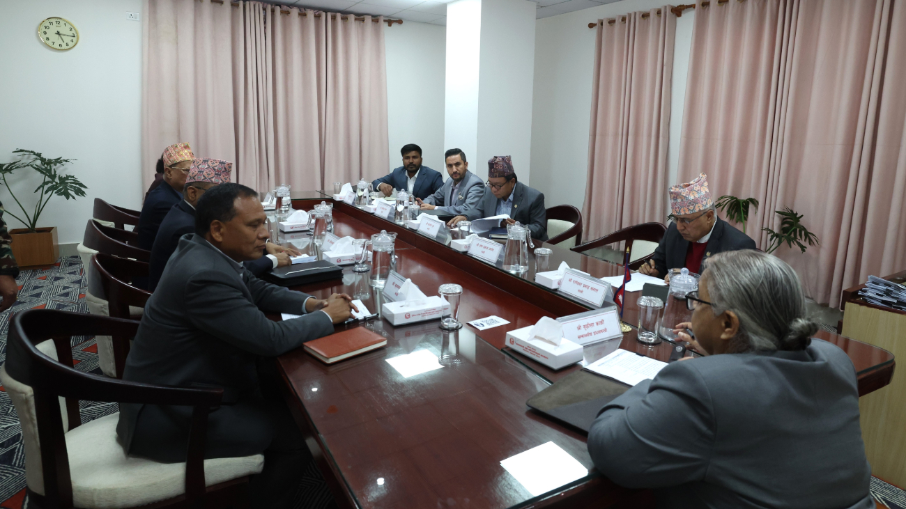 नगद कारोबारको सीमा घट्यो