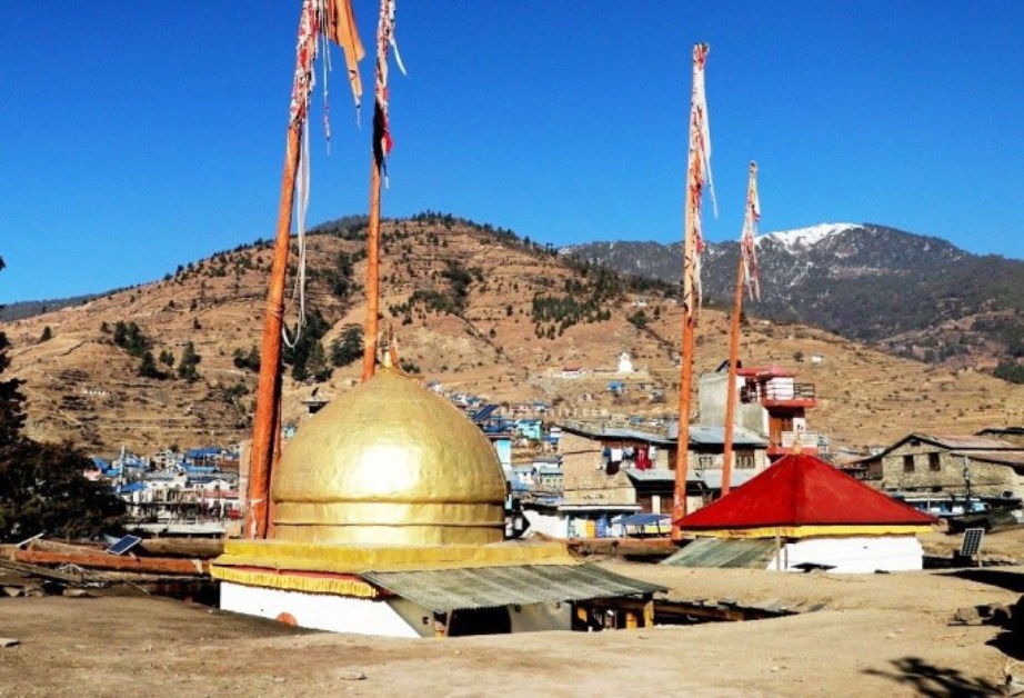 चन्दननाथका मूर्तिसहित तीन  पक्राउ