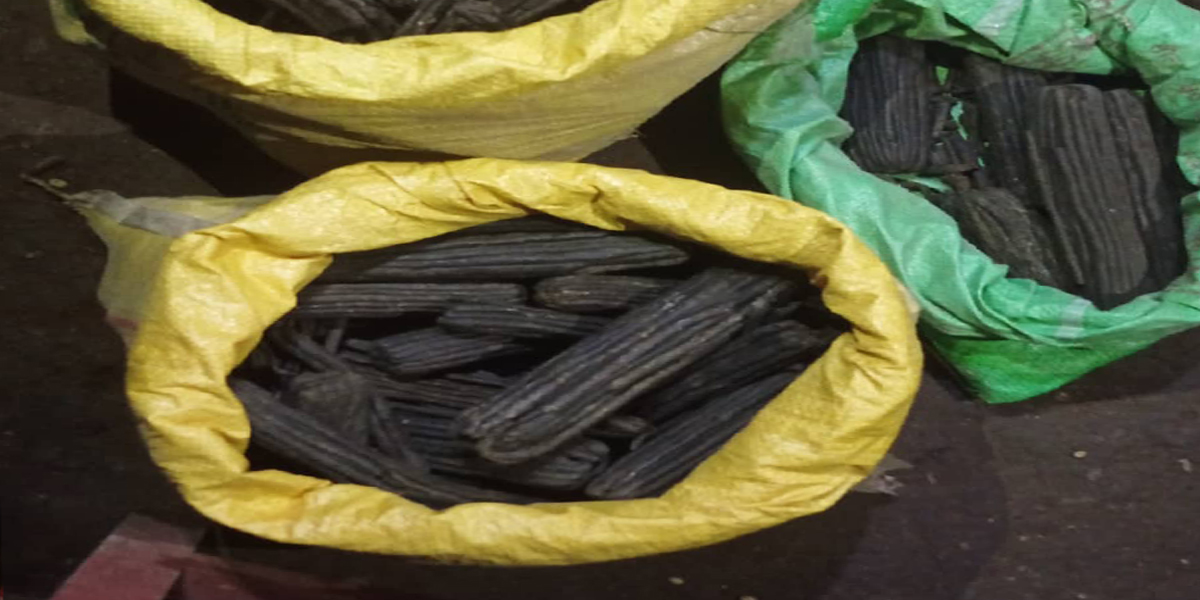 करिब २८ केजि चरेस सहित एक महिला पक्राउ