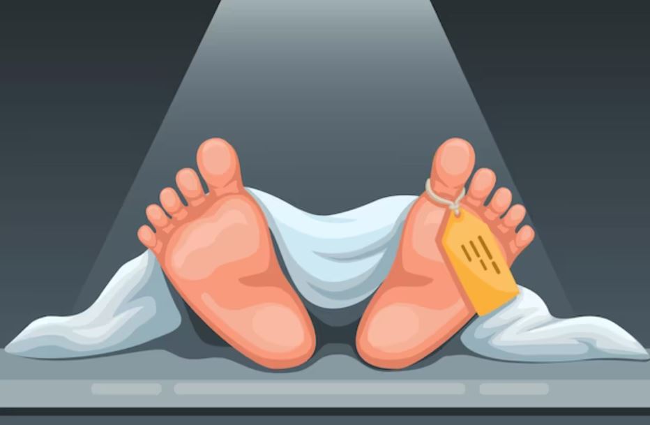 महाकाली नदी किनारमा एक महिलाकाे शव फेला