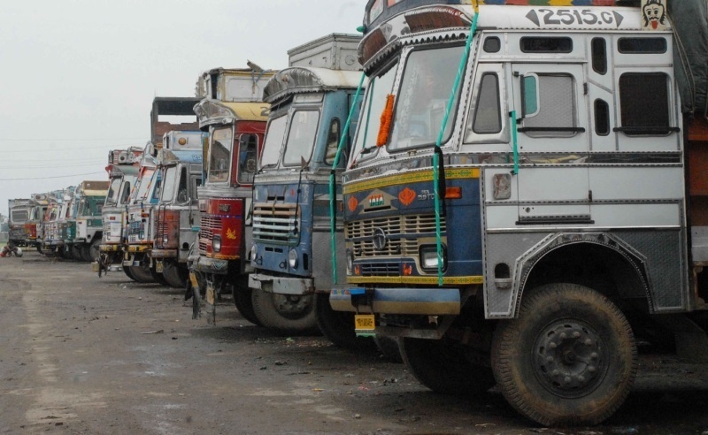 मूल्यवृद्धिपछि वीरगञ्जका खुद्रा ढुवानी सेवा बन्द